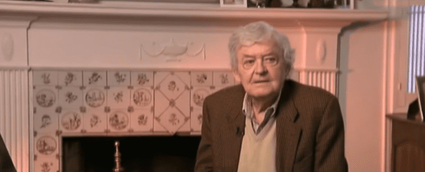 Photo of Hal Holbrook during an interview | Photo: Youtube / ABC7