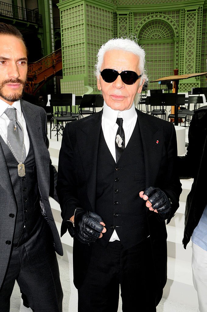 Karl Lagerfeld et Sébastien Jondeau | Photo : Getty I mages