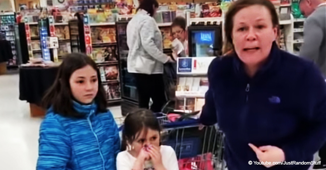 Une femme crache et insulte violemment un homme noir dans un supermarché mais son acte raciste lui coûte son emploi