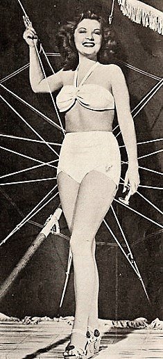 Barbara Bates as a pin up. | Source: Wikimedia Commons.