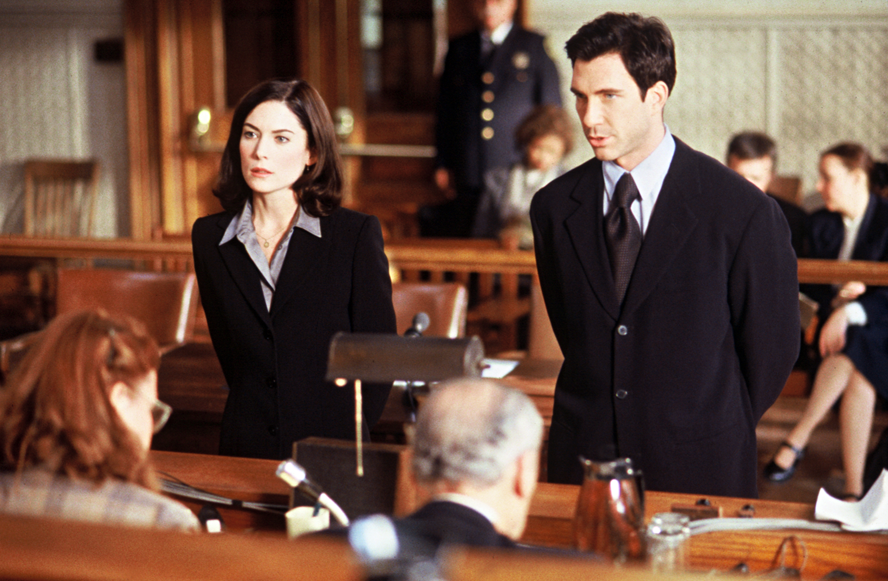 Lara Flynn Boyle as Helen with Dylan McDermott as Bobby on an episode of "Law and Order" | Source: Getty Images