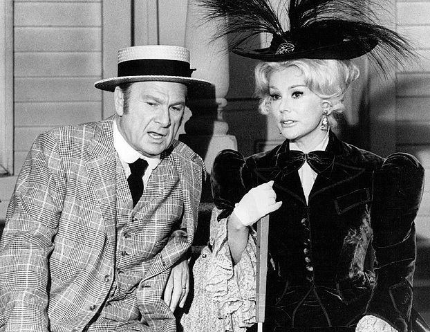 Eddie Albert and Eva Gabor from the television comedy "Green Acres" in 1969. | Source: Wikimedia Commons.