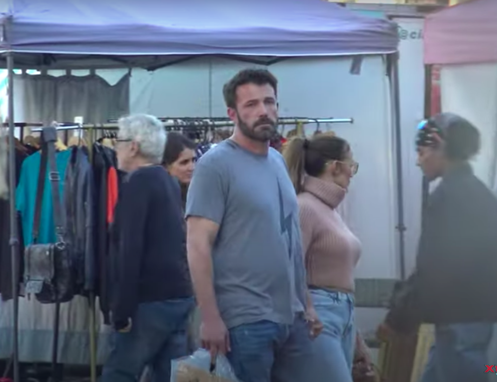 Jennifer Lopez and Ben Affleck on their recent outing to a flea market, dated November 6, 2023 | Source: YouTube/X17onlineVideo