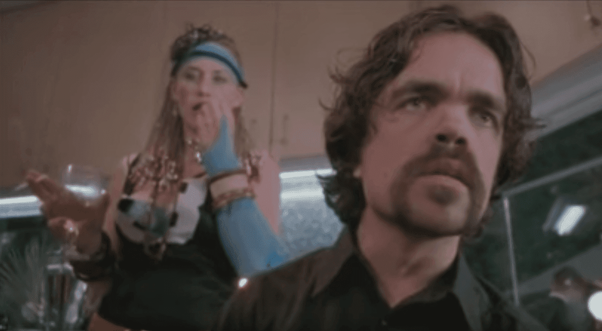 Peter Dinklage with Patricia Arquette in "Tiptoes" (2003). I Image: YouTube/ Cynical Reviews.