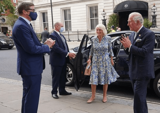Camilla and Prince Charles arrive at The Royal Opera. | Photo: Instagram/clarencehouse