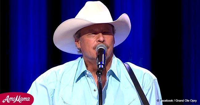 Alan Jackson delivers fans an emotional performance of 'Remember When' at the opry