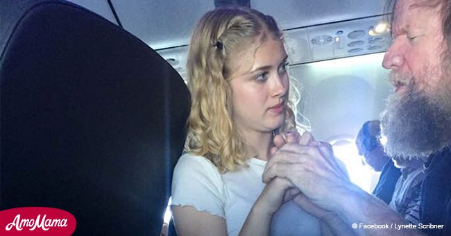 Teen girl uses sign language to help deaf and blind man struggling on plane