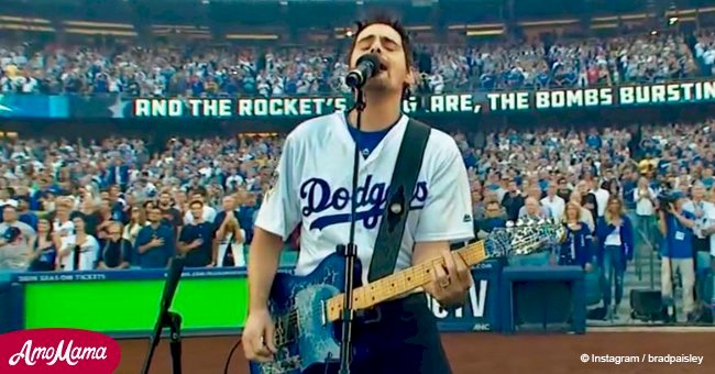 Brad Paisley performs national anthem at World Series and it's pure gold