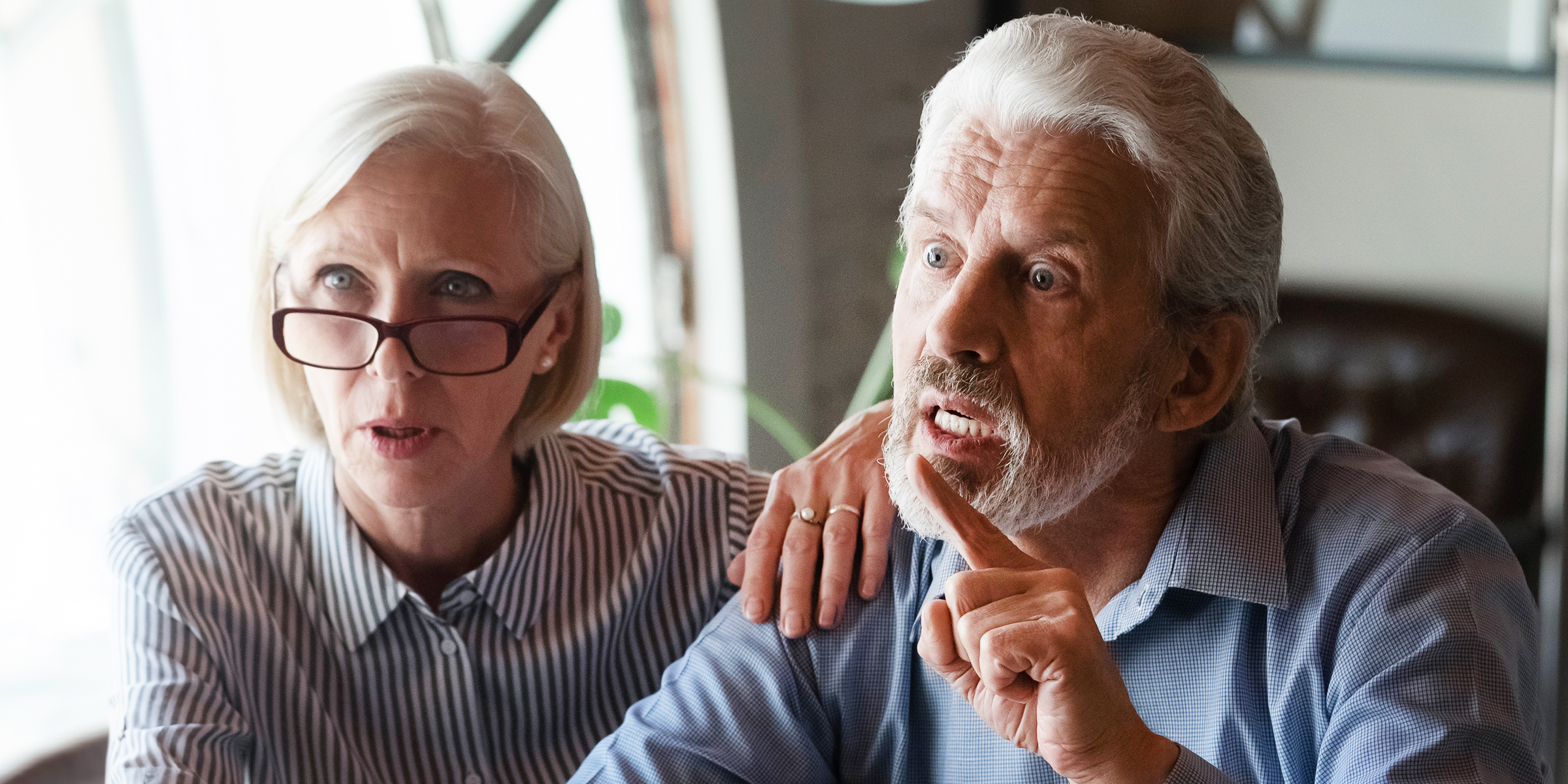 A close up of an old couple | Source: Shutterstock