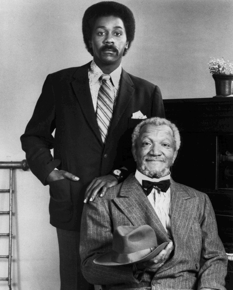 Demond Wilson (left) (as Lamont Sanford) with Redd Foxx (bottom right) (as Fred Sanford) in 1972. I Image: Wikimedia Commons.