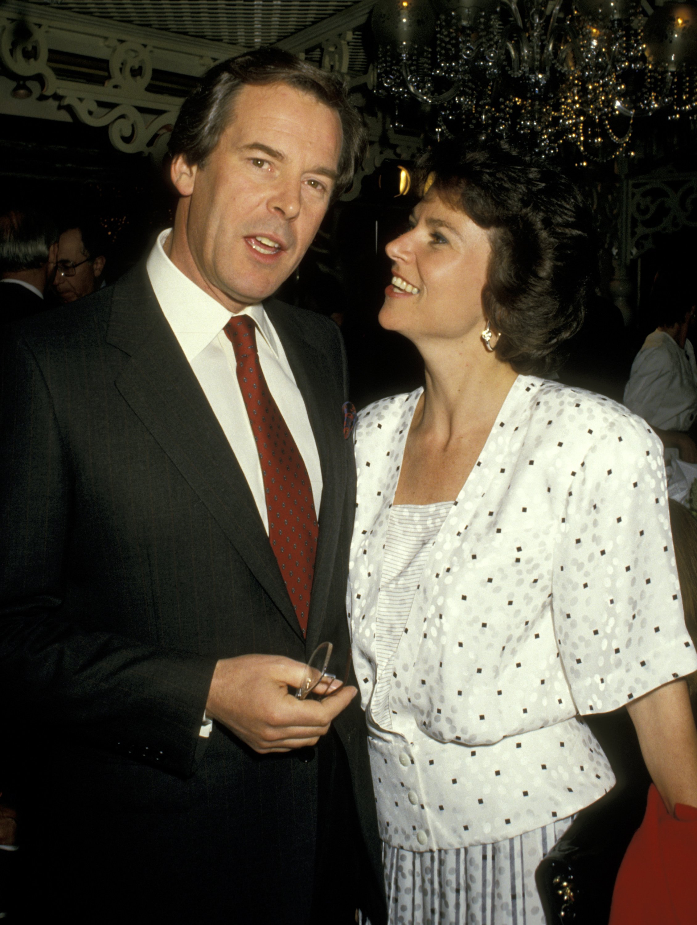 Peter Jennings and Kati Marton during "Who Owns News" Debate on May 6, 1987 at Tavern on the Green in New York City, New York | Source: Getty Images
