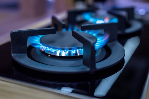 Une cuisinière à gaz moderne | Photo : Shutterstock