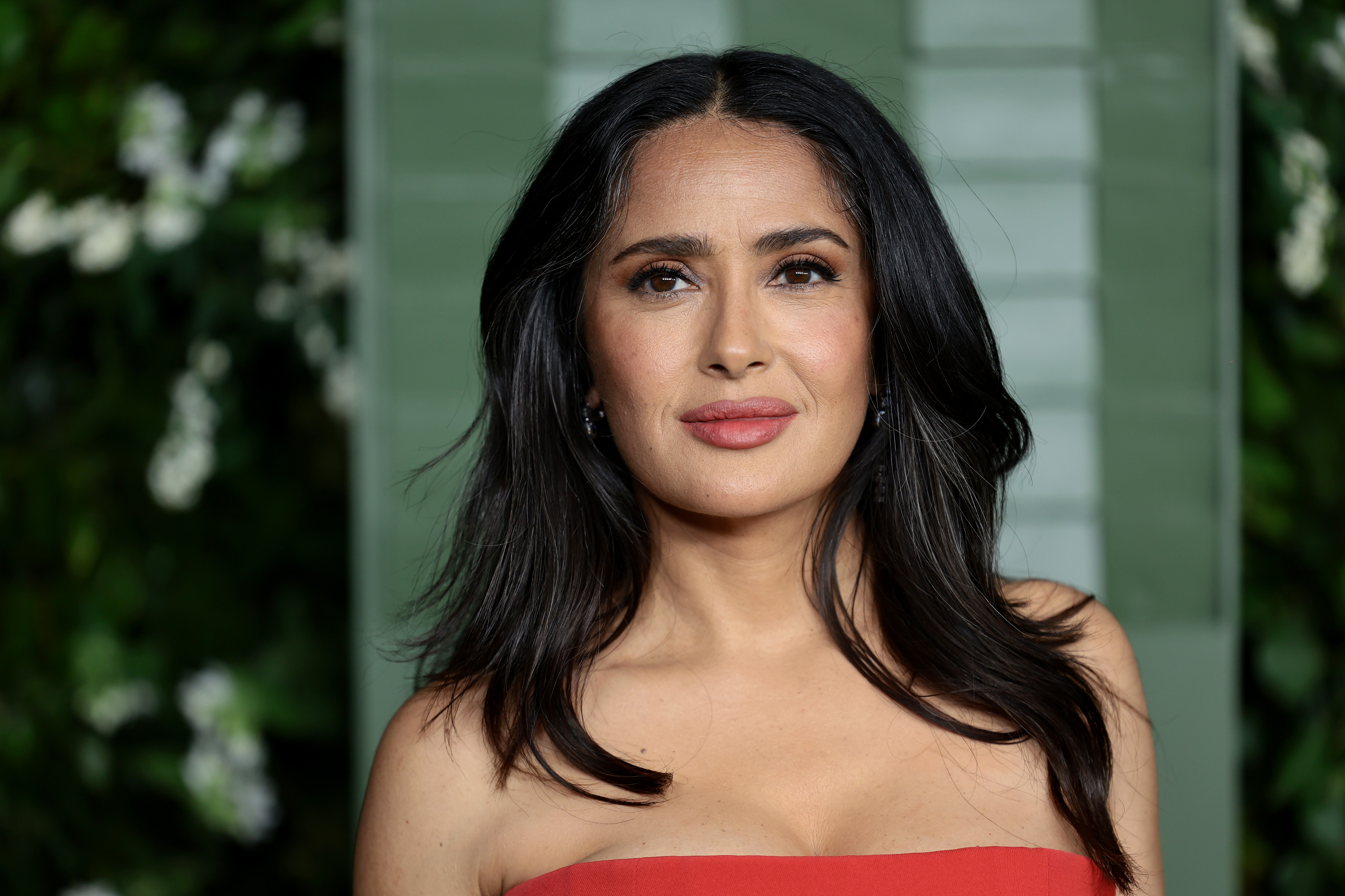 In recent years, Hayek has spoken more openly about non-invasive beauty treatments and her philosophy on aging. Her comments have added context to online speculation, especially when new photos generate fresh debate.