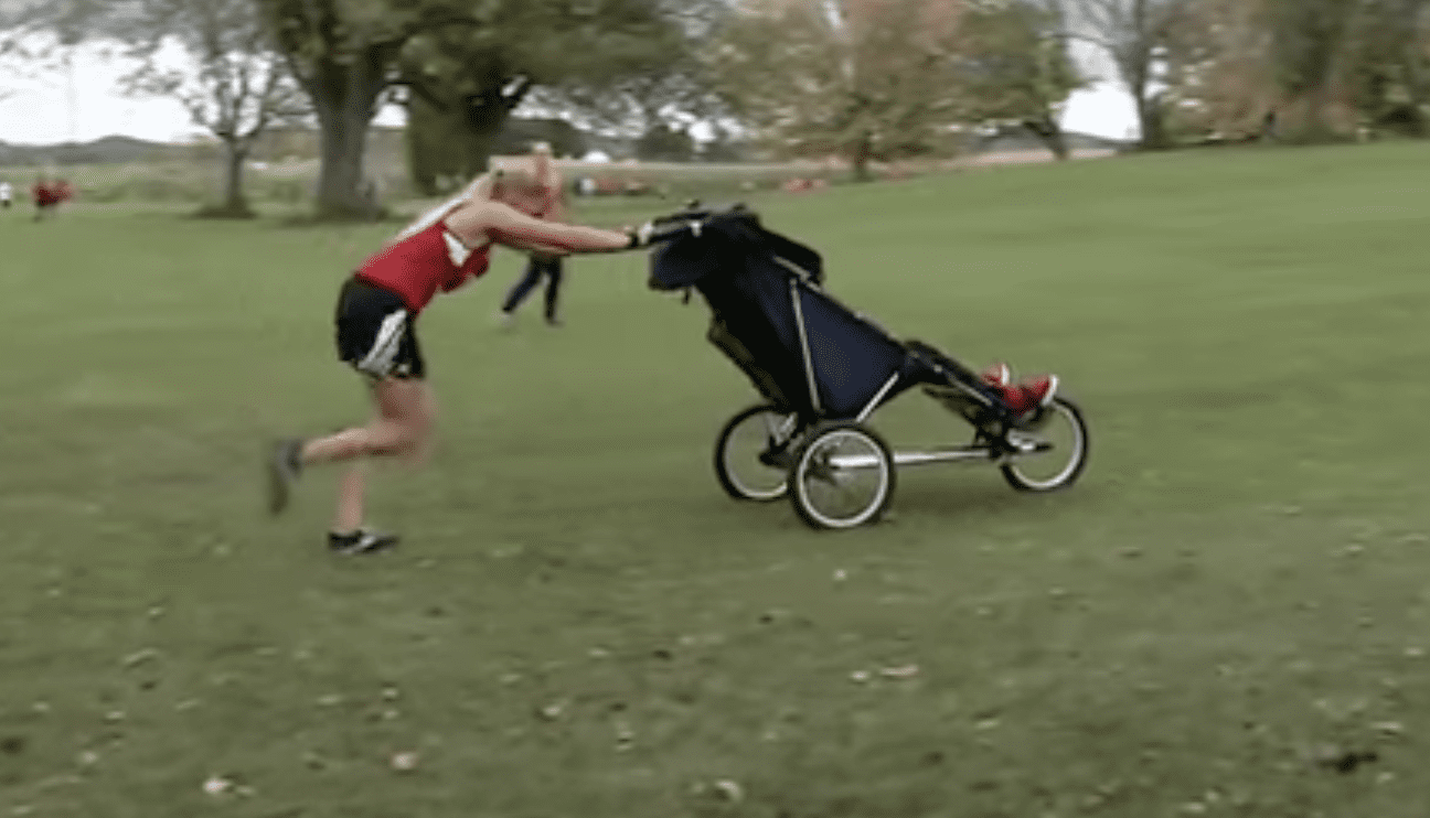 High school racer Susan who ran while pushing her disabled brother. | Photo: youtube.com/KARE 11 