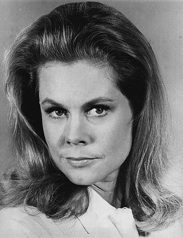 Elizabeth Montgomery in "Bewitched" in 1968. | Source: Wikimedia Commons.