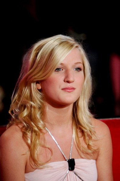 Charlotte De Turckheim à l'émission Vivement Dimanche - le 30 août 2006 - à Paris, France. | Photo : Getty Images Charlotte De Turckheim à l'émission Vivement Dimanche - le 30 août 2006 - à Paris, France. | Photo : Getty Images