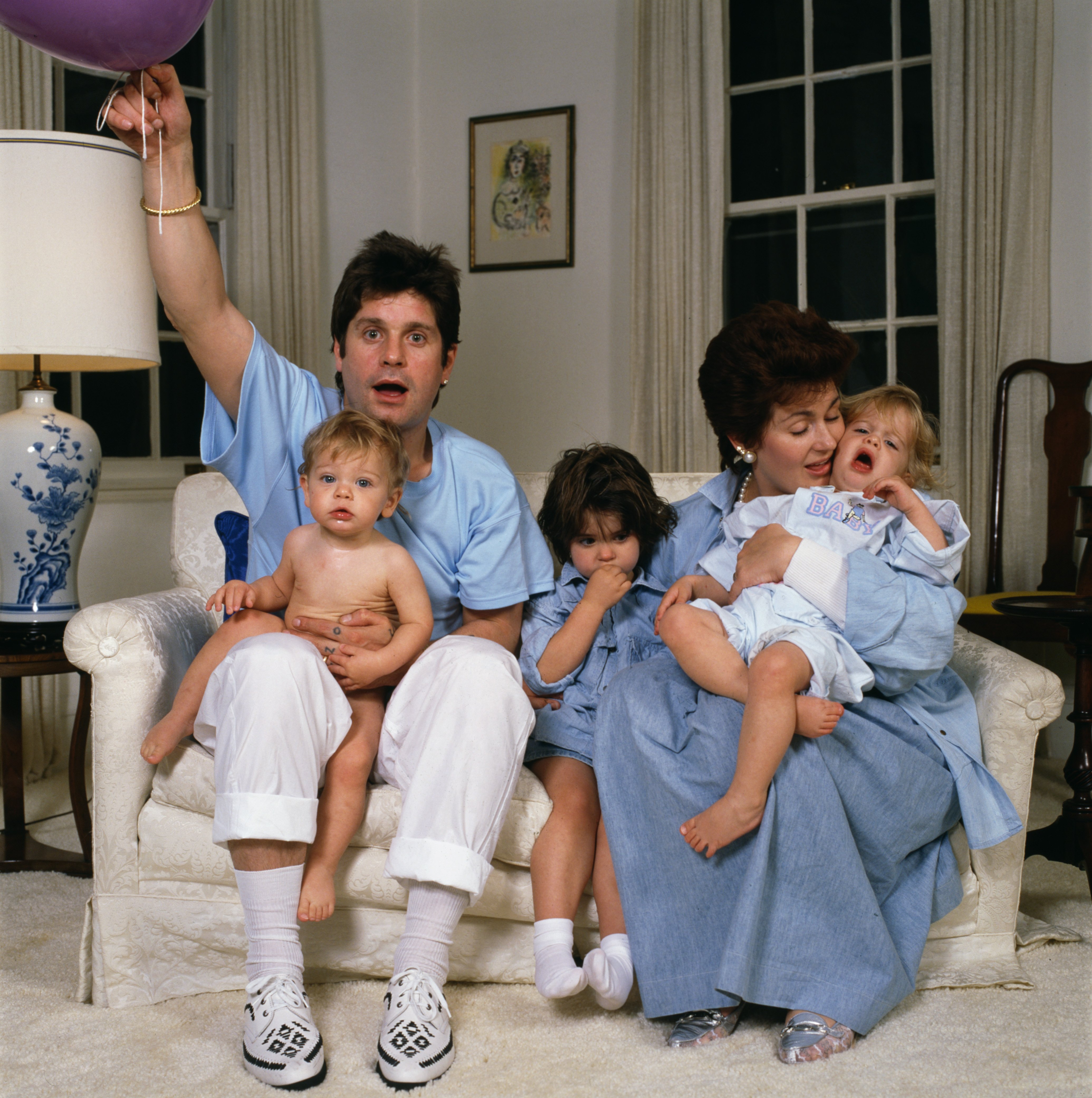 Ozzy Osbourne and his wife Sharon and their children Aimee, Kelly and Jack, USA, 1987 | Source: Getty Images