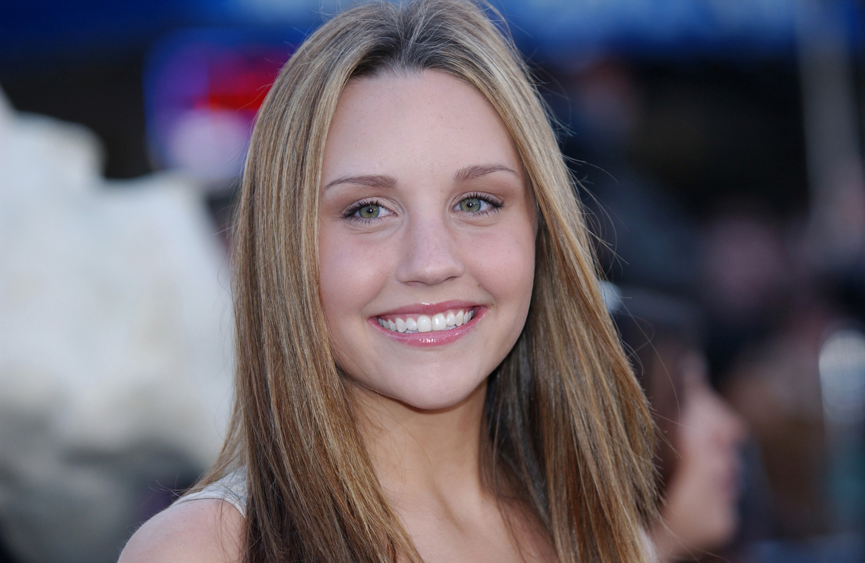 Amanda Bynes during the premiere of "The Matrix Reloaded" at The Mann Village Theater in Westwood, California on October 5, 2010 | Source: Getty Images