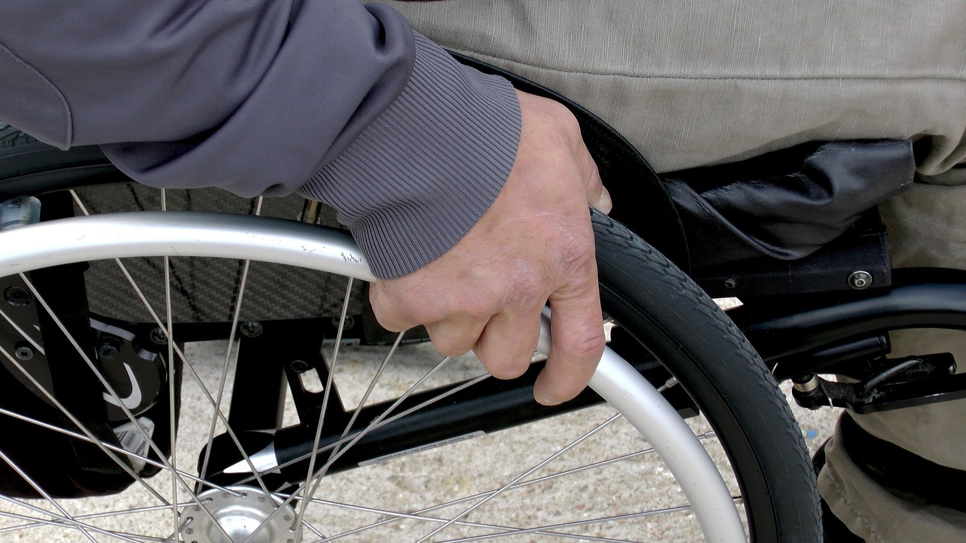 Disabled man in a wheelchair. | Source: Pixabay