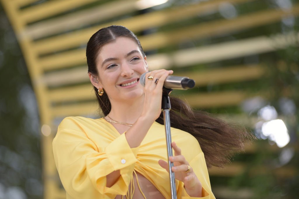 Lorde performs on Good Morning America, August 2021 | Source: Getty Images