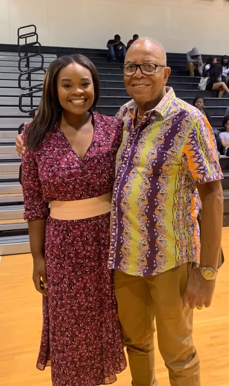 Alex Finnie pictured with her grandfather, Thomas D. Williams | Source: Instagram/alexcfinnie