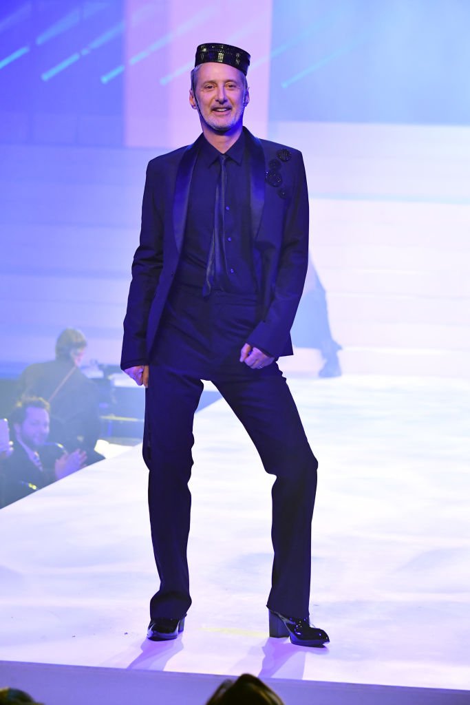 Antoine de Caunes le 22 janvier 2020 à la Fashion Week de Paris. l Source : Getty Images
