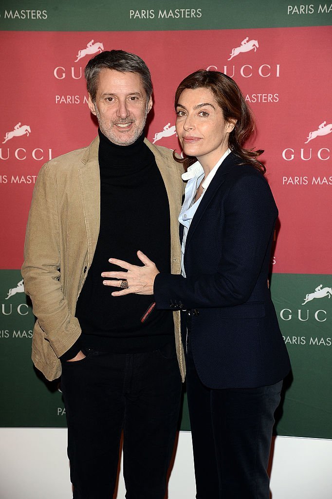 Antoine de Caunes et Daphné Roulier le 8 décembre 2013 à Paris. l Source : Getty Images