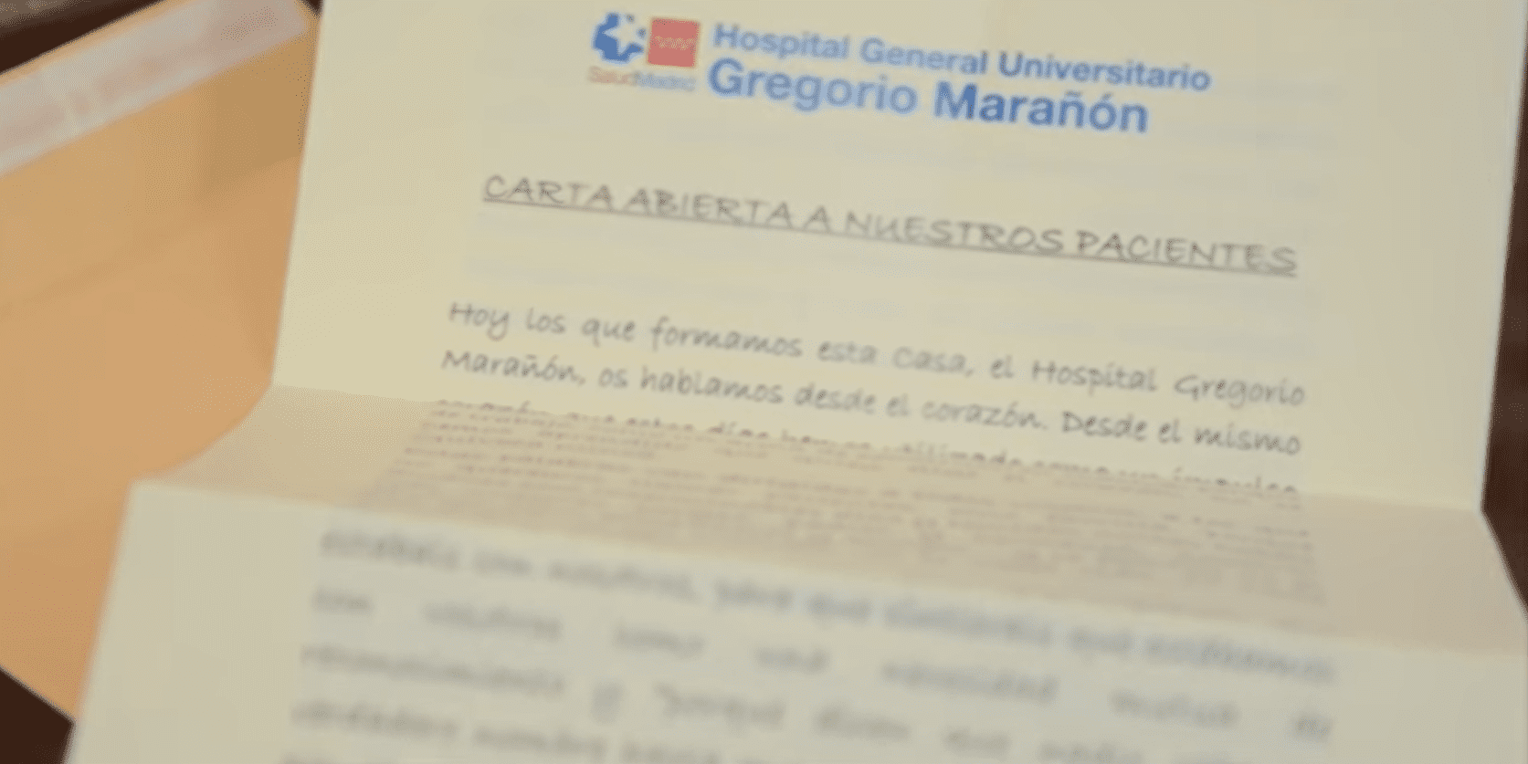 La carta leída por los profesionales del Gregorio Marañón. | Foto: YouTube/SaludMadrid