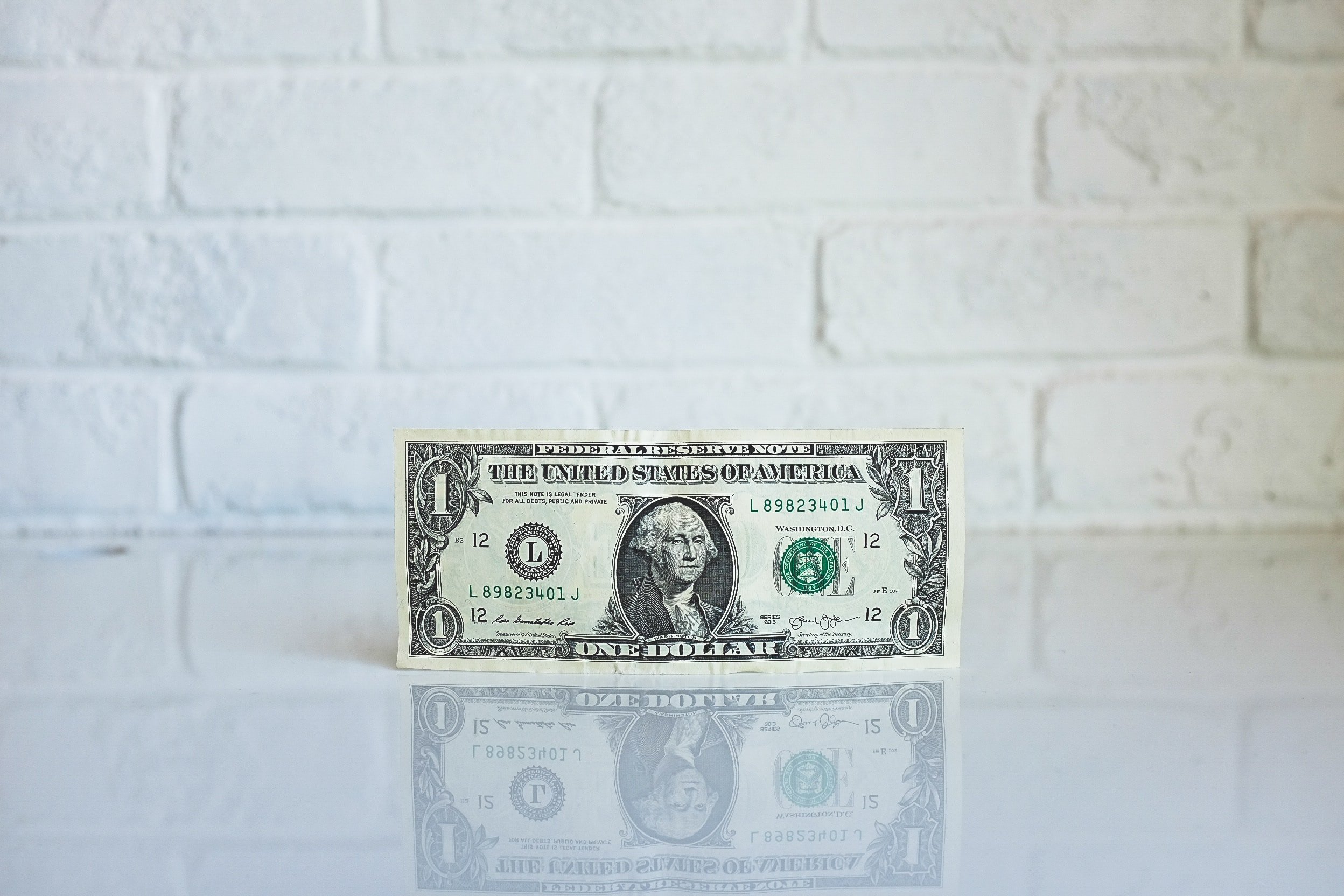 One dollar bill | Source: Unsplash