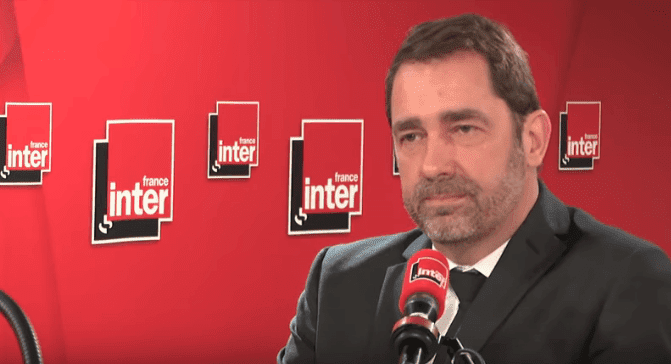 Christophe Castaner, ministre de l'Intérieur, est l'invité du Grand Entretien du 7/9 de France Inter avec Nicolas Demorand et Léa Salamé. | Youtube/ France Inter