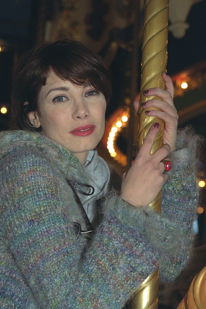 Mallaury Nataf fait la promotion de son album de Noël. | Photo : Getty Images