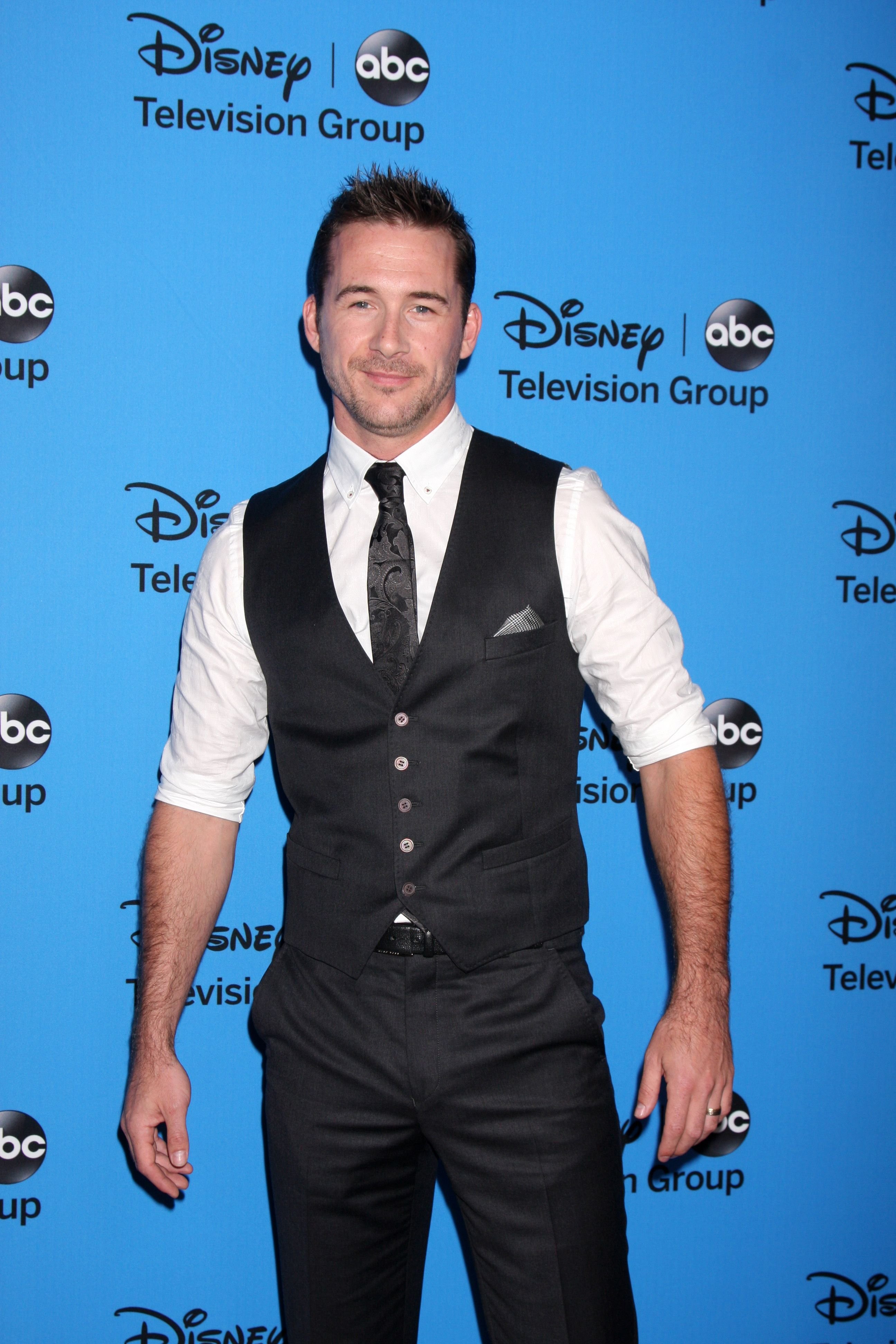 Barry Sloane arrives at the ABC Summer 2013 TCA Party at the Beverly Hilton Hotel on August 4, 2013 in Beverly Hills, CA. | Source: Shutterstock
