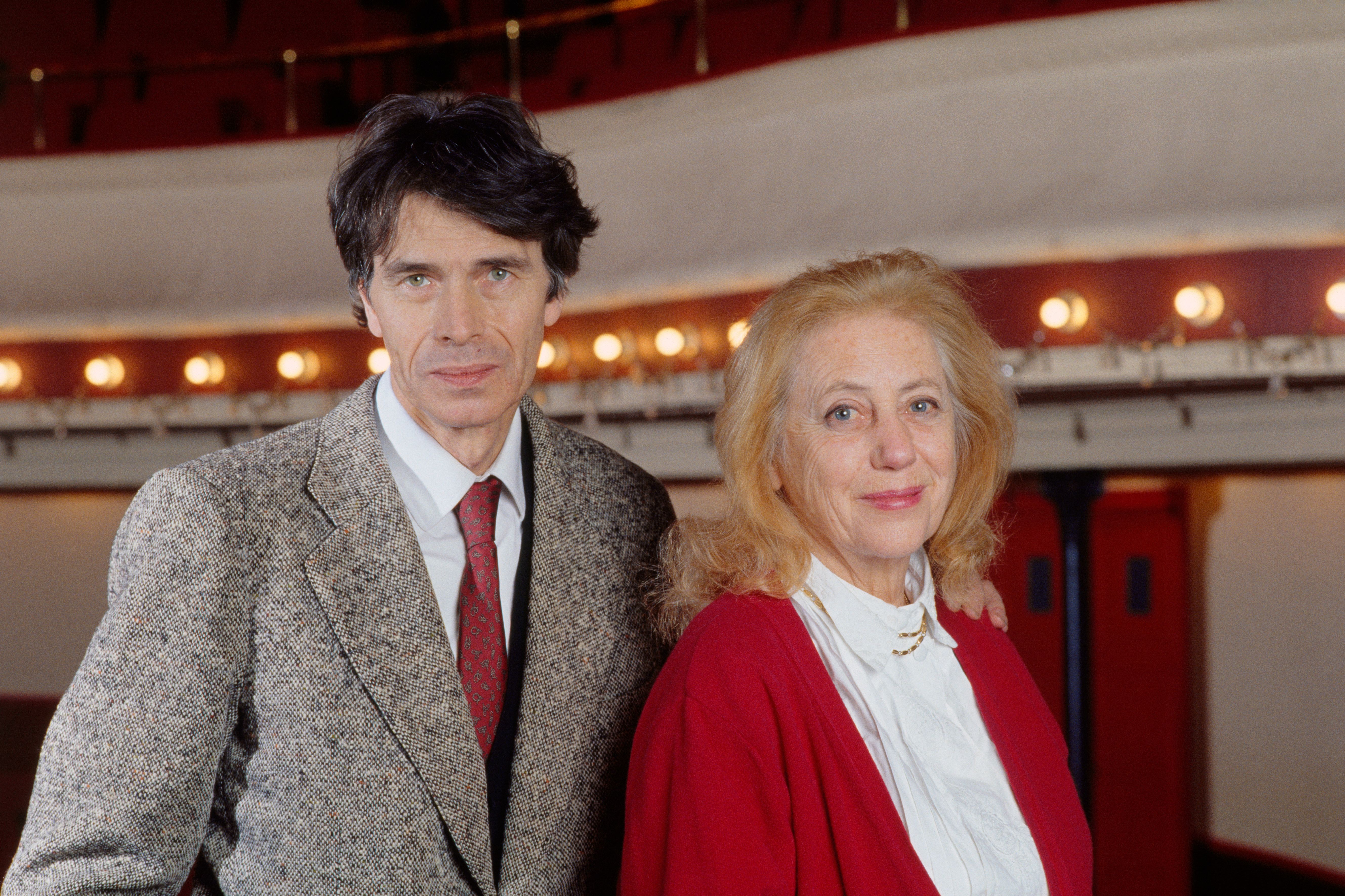 L'acteur Laurent Terzieff et la productrice Pascale de Boysson au Théâtre de l'Atelier. | Photo : Getty Images L'acteur Laurent Terzieff et la productrice Pascale de Boysson au Théâtre de l'Atelier. | Photo : Getty Images