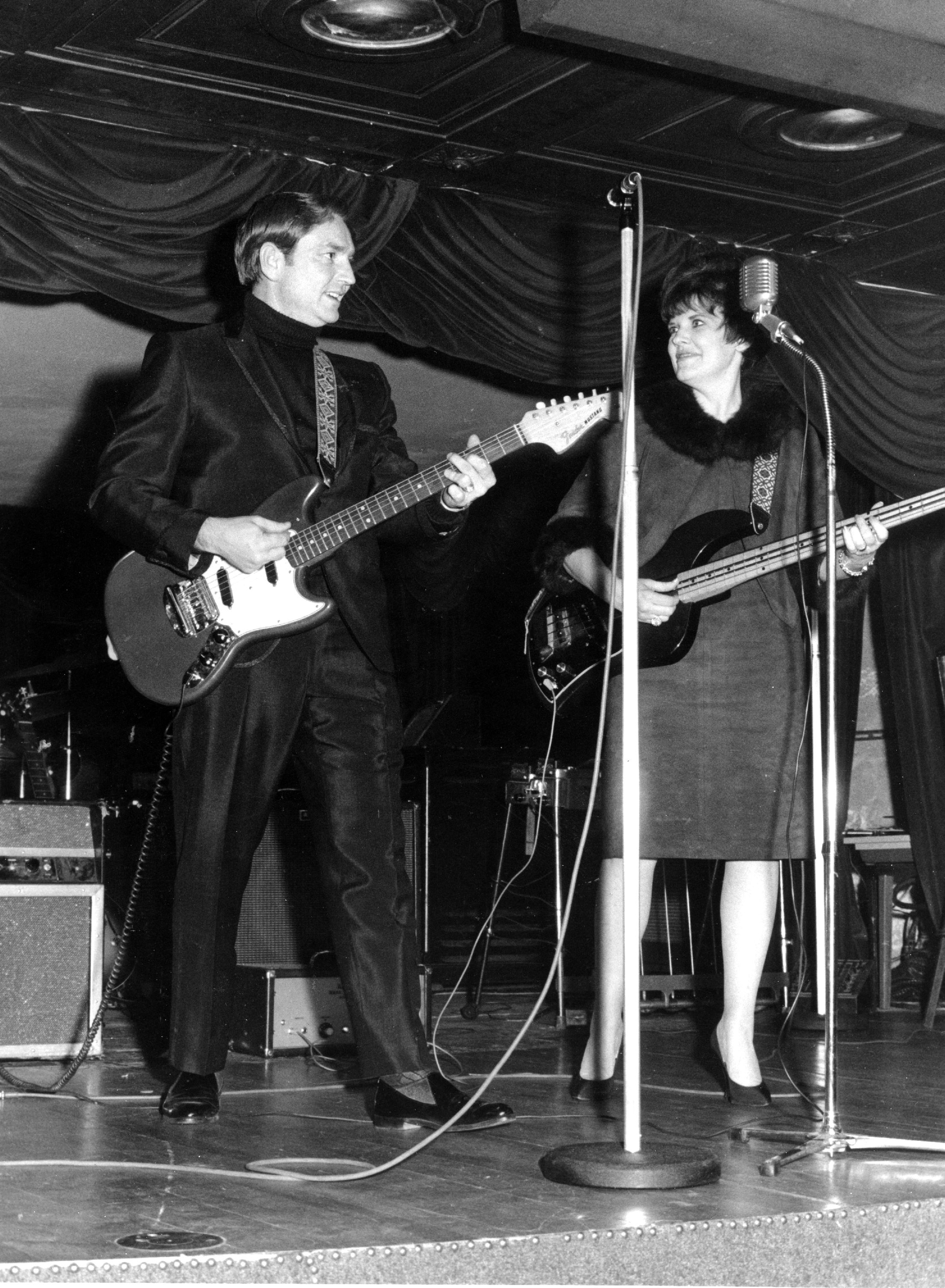 Willie Nelson and ex-wife Shirley Collie performing together in 1961 | Source: Getty Images