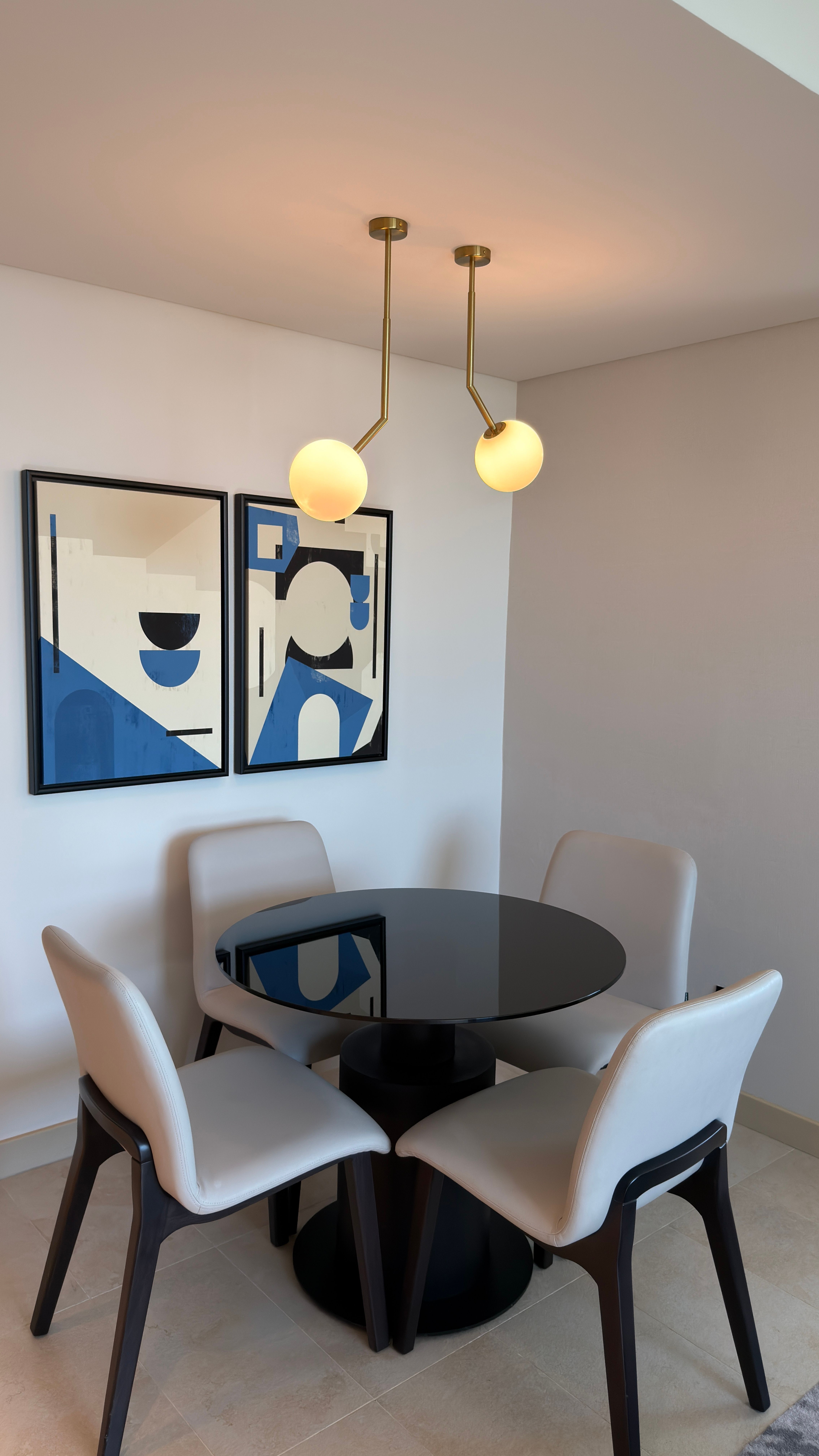 A curated dining corner | Source: Pexels