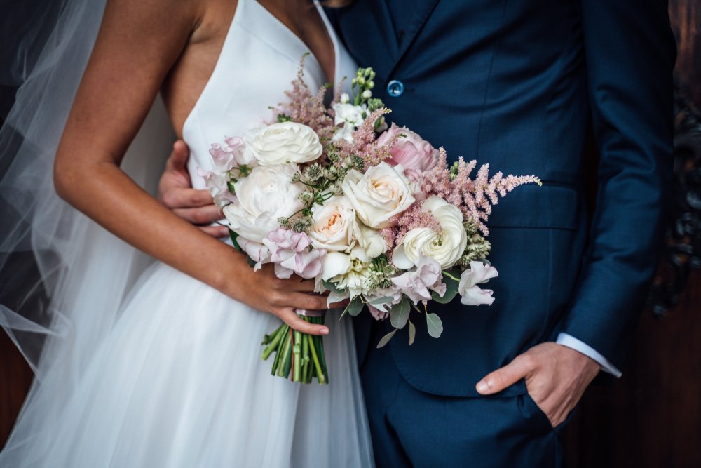 Des mariés | Source : Shutterstock Des mariés | Source : Shutterstock
