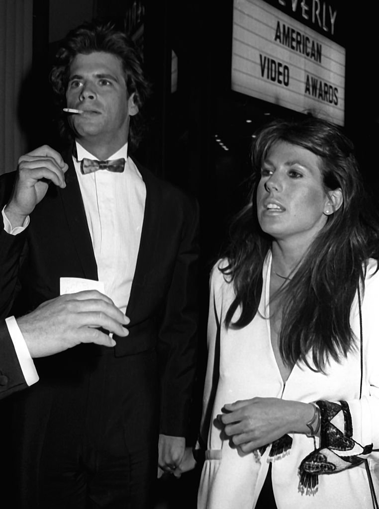 Lorenzo Lamas y Michelle Smith en los American Video Awards, el 6 de abril de 1983 en Beverly Hills, California. | Foto: Getty Images
