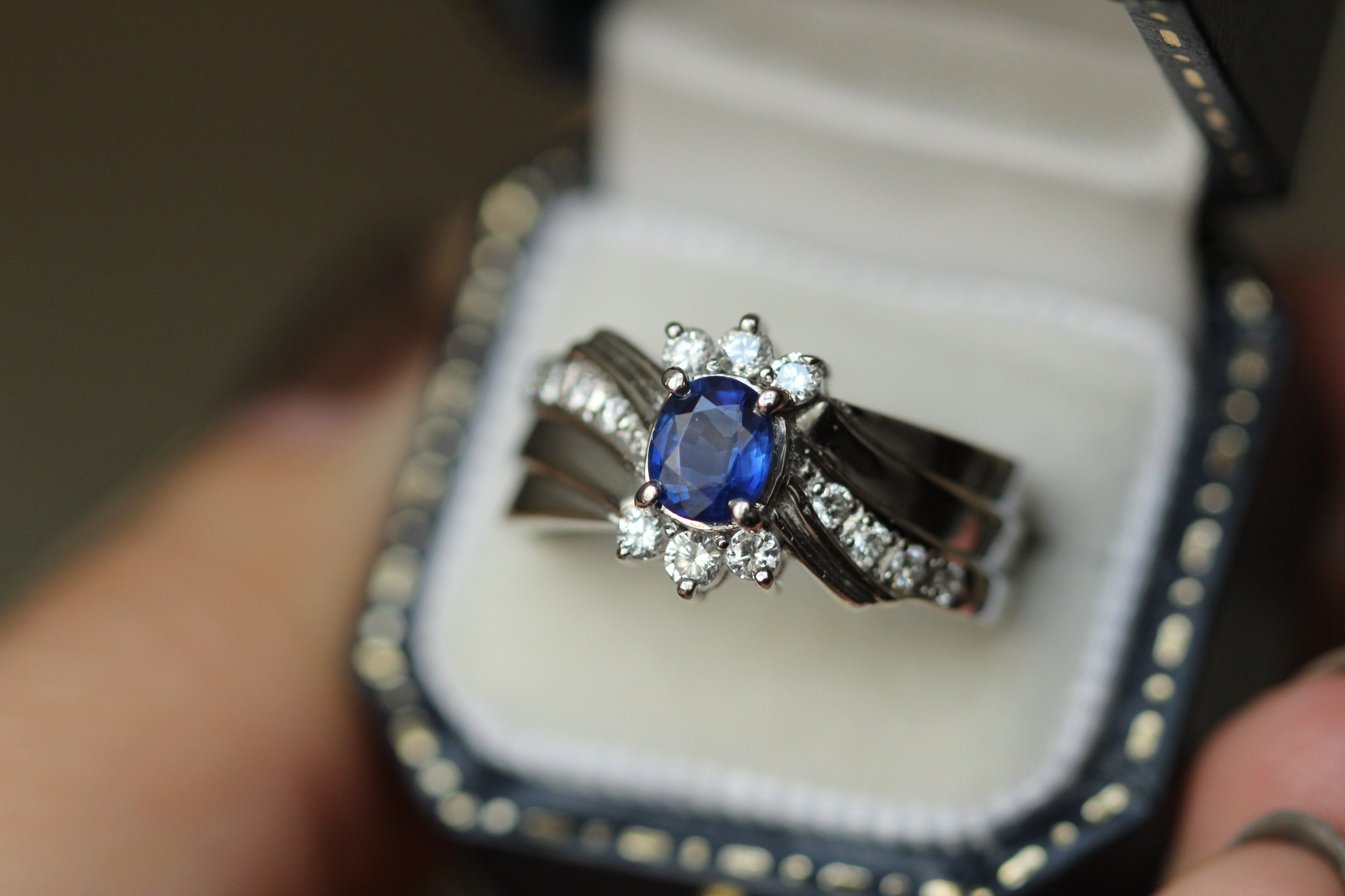Un hermoso anillo de compromiso. | Foto: Unsplash