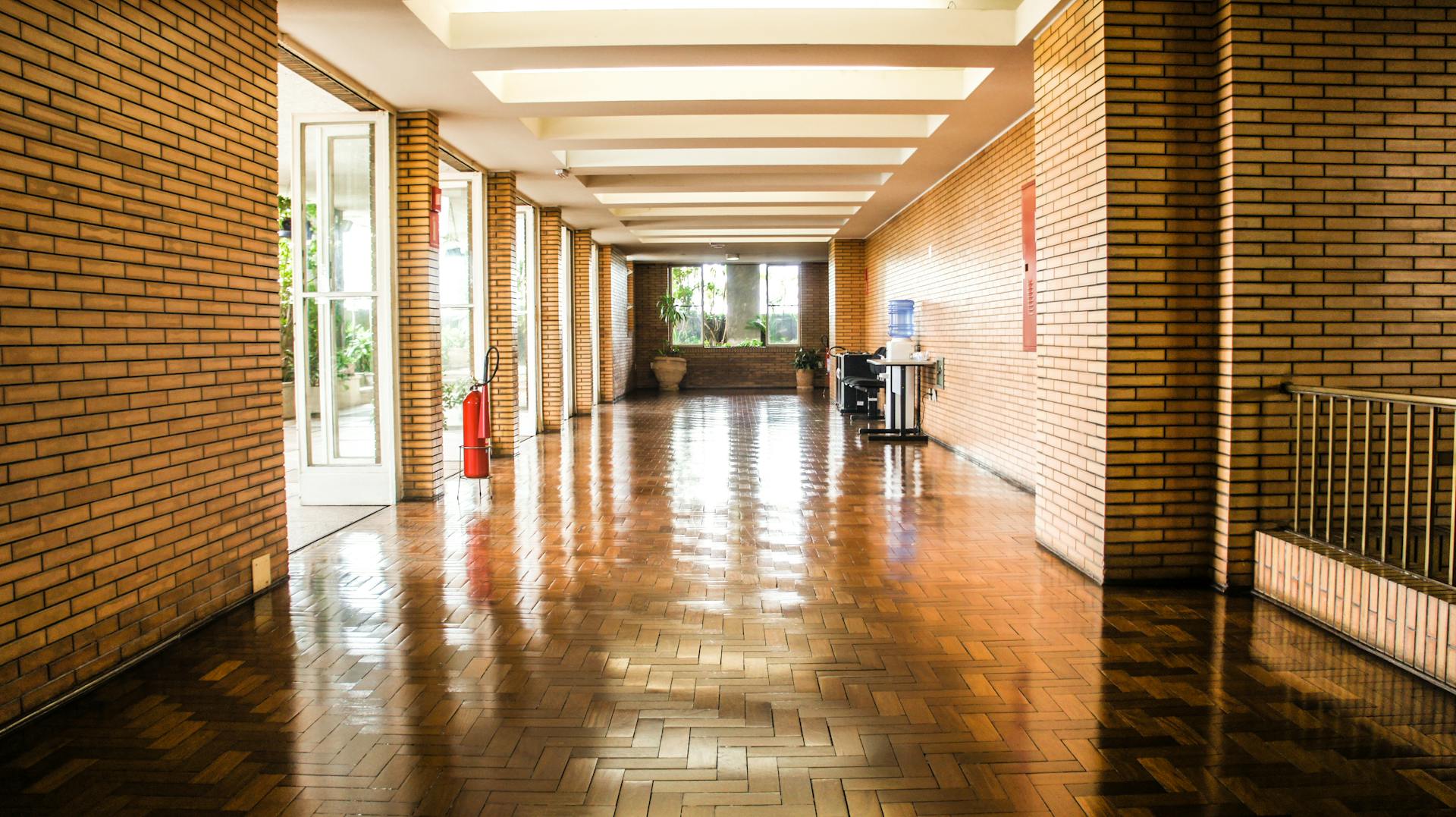 A school hallway | Source: Pexels