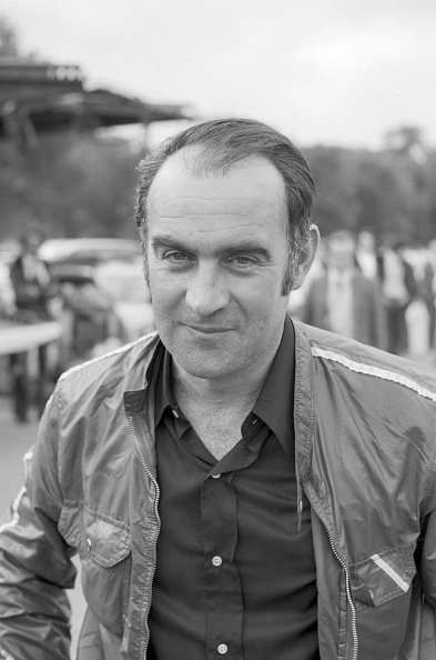 Le cascadeur Rémy Julienne lors du tournage du film 'Comme un pot de fraises' à Paris le 8 mai 1974, France. | Photo : Getty Images