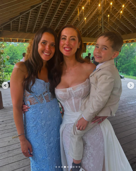 Eva Amurri and Mateo Martino posing for a picture with a friend at her wedding, posted on July 2, 2024 | Source: Instagram/bri_austen