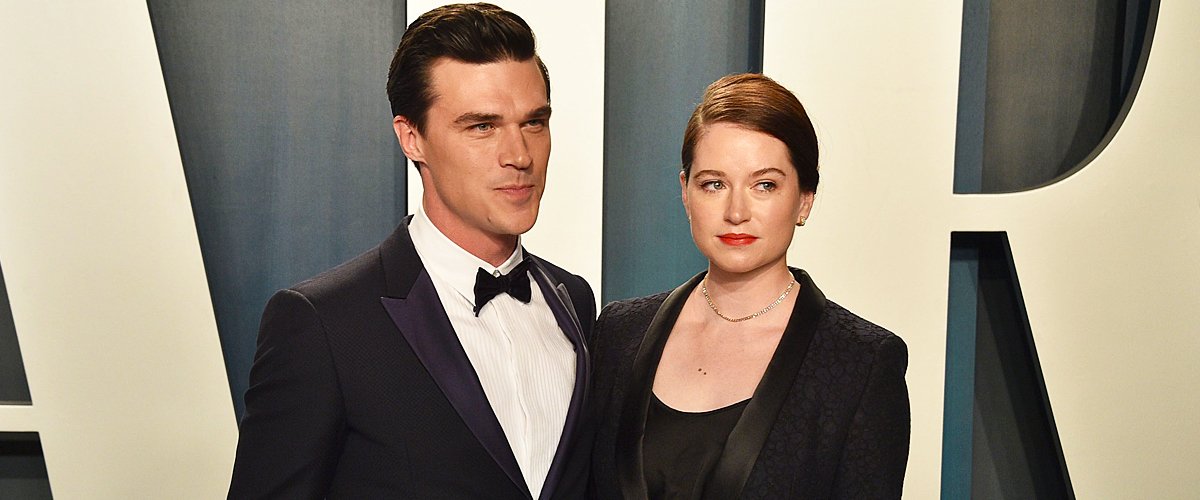 Finn Wittrock and Sarah Roberts at the 2020 Vanity Fair Oscar Party on February 09, 2020 | Photo: Getty Images
