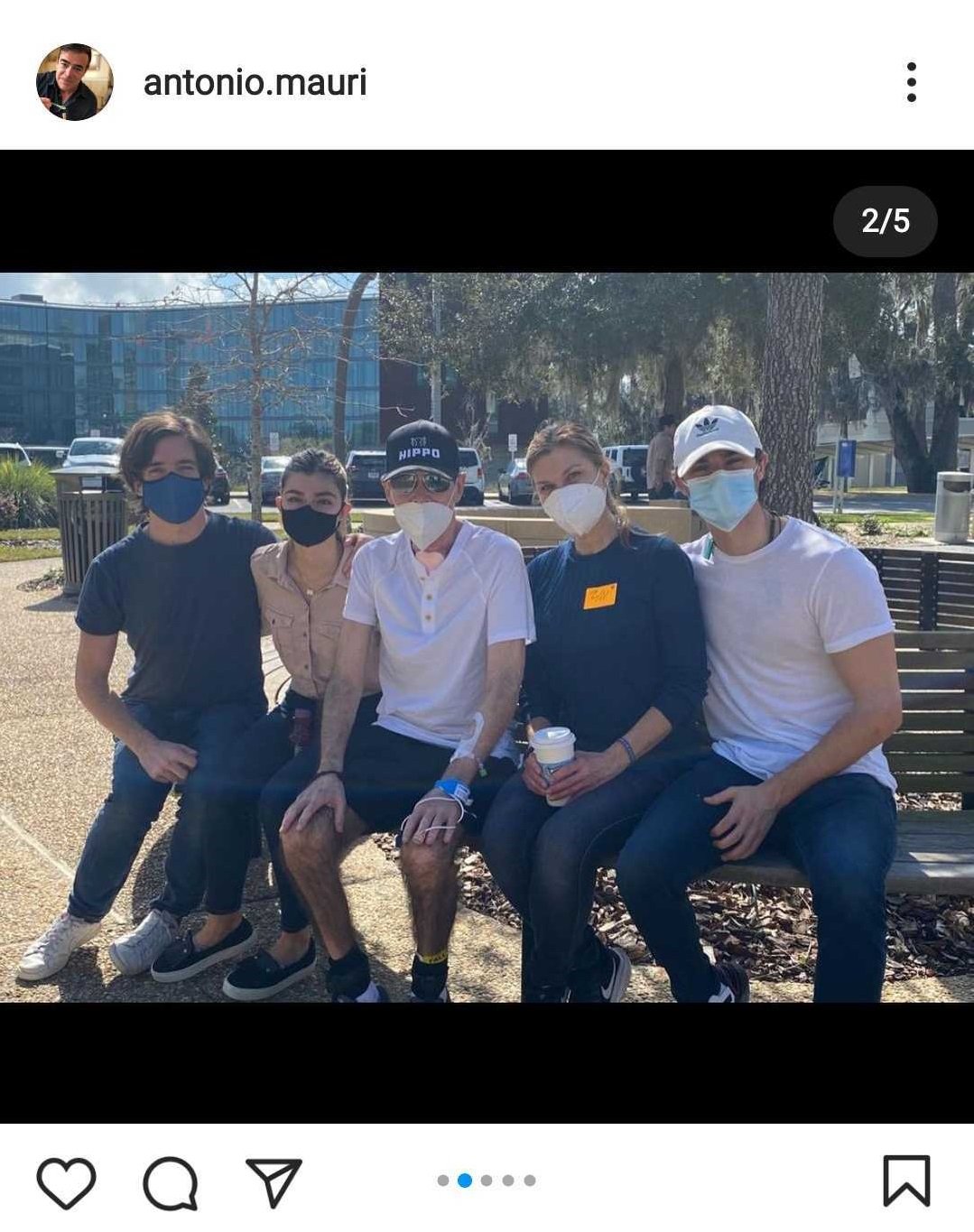 Toño junto a su familia. Foto: Captura de Instagram/antonio.mauri