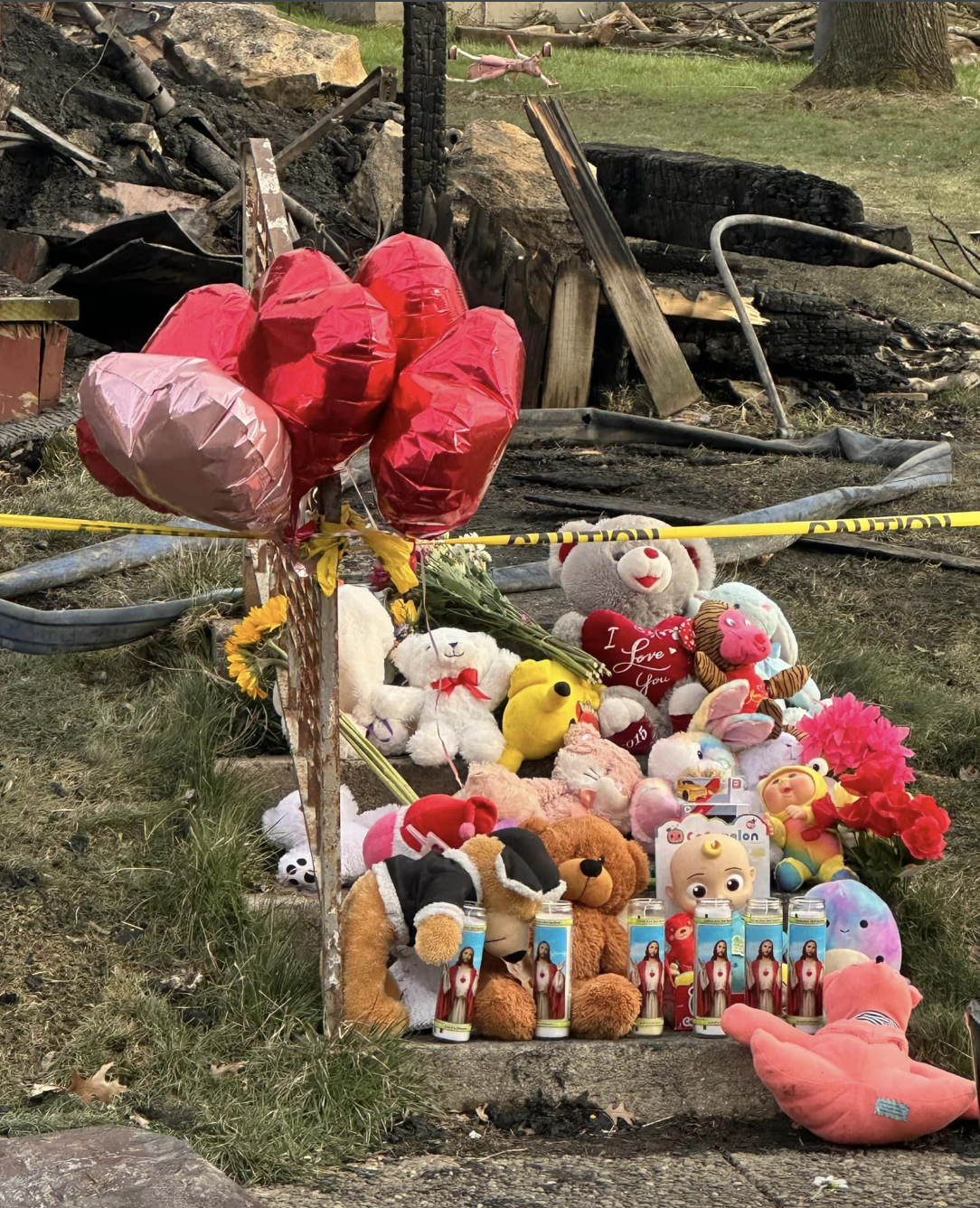 Flowers and balloons placed at the memorial site for the King Family, as seen in a Facebook post dated March 21, 2024 | Source: Facebook/JenniferBorrasso