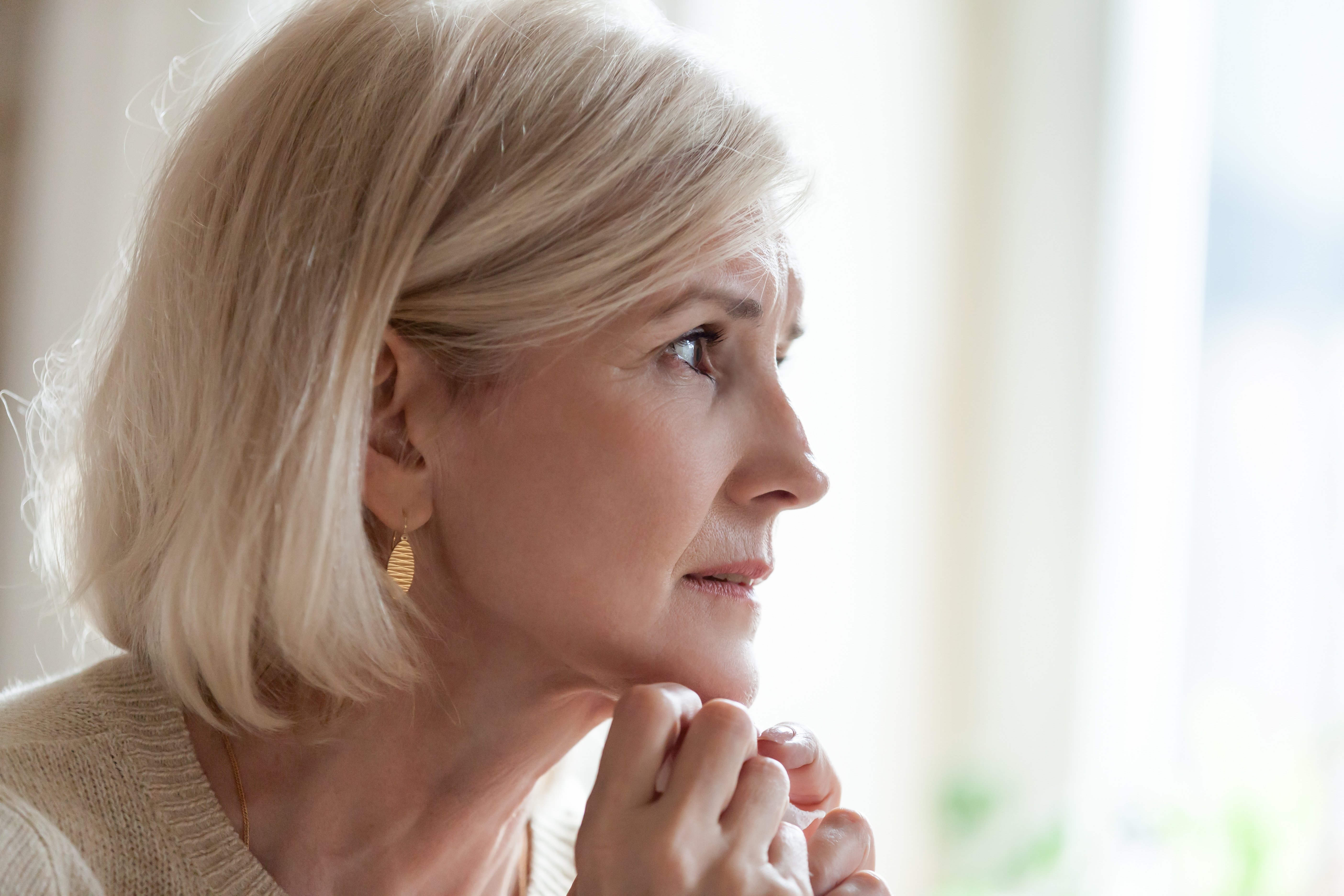 Mujer preocupada. | Foto: Shutterstock