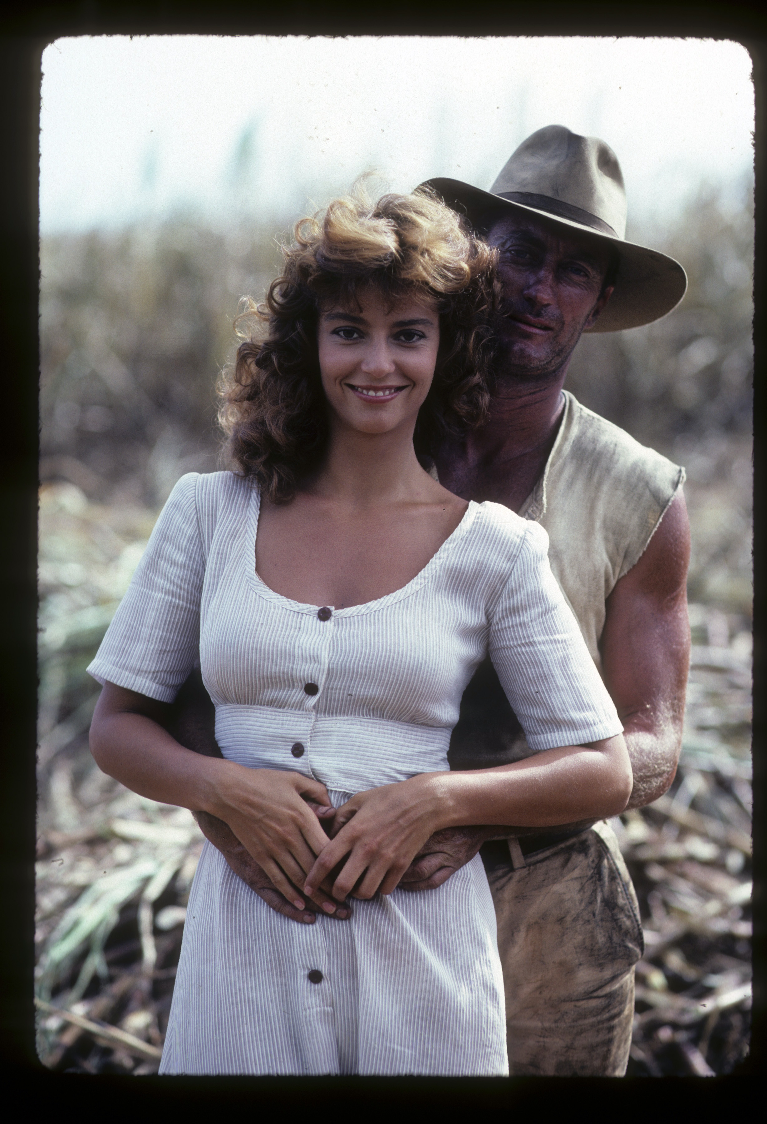 Bryan Brown and Rachel Ward in "The Thorn Birds" in 1983 | Source: Getty Images