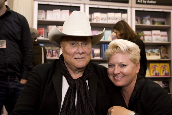 Tony Curtis and Jill Curtis at the Times Cheltenham Literature Festival on October 11, 2008 in Cheltenham, England | Photo: Getty Images