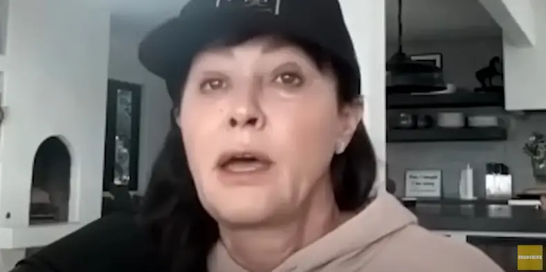 Shannen Doherty filming her podcast in her home in 2024. | Source: YouTube/ Page Six