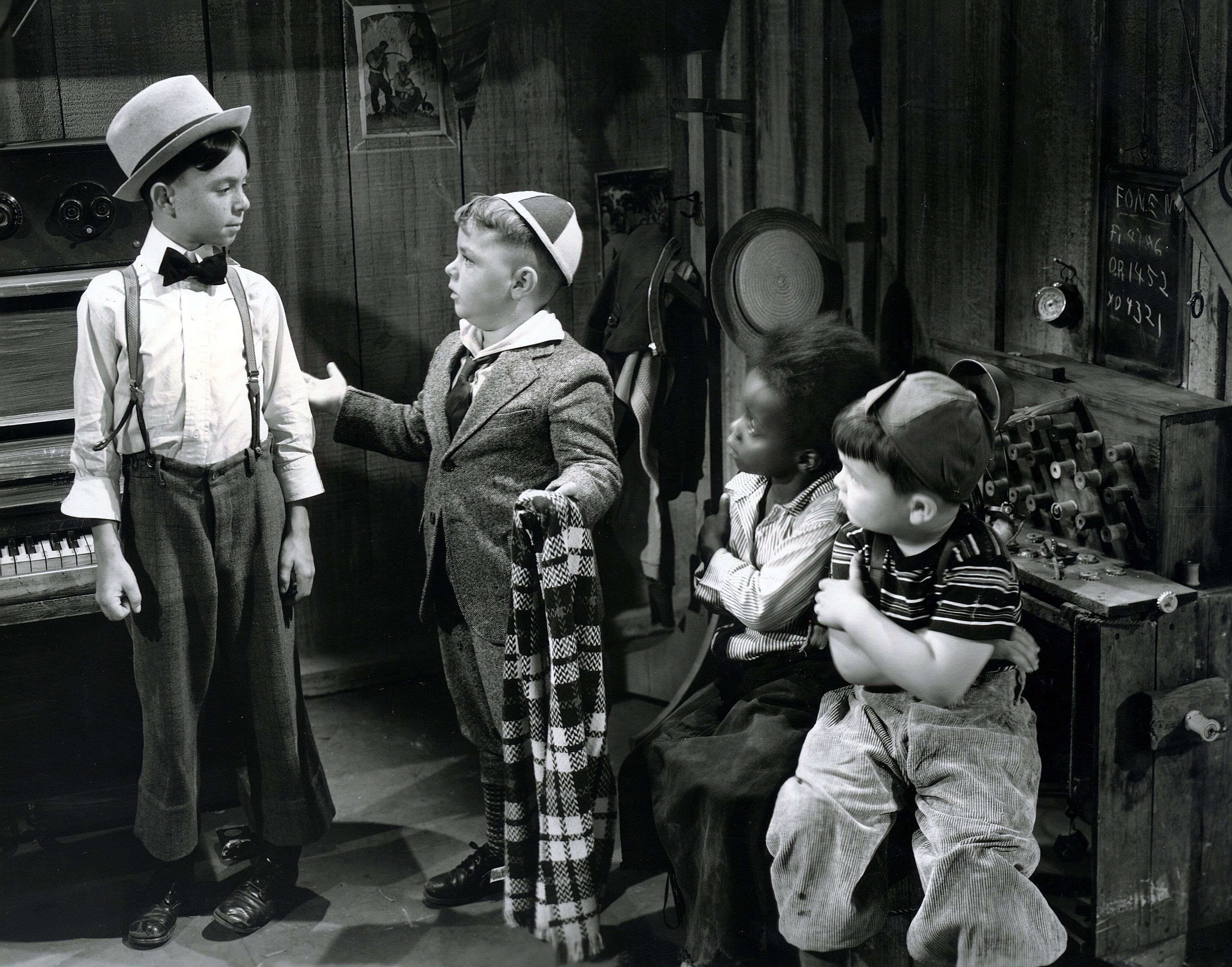 Carl Switzer as Alfalfa, George McFarland as Spanky, Billie Thomas as Buckwheat and Eugene Lee as Porky in "Framing Youth," one of The Our Gang series, later to be know as The Little Rascals. Original release was September 11, 1937. | Source: Getty Images