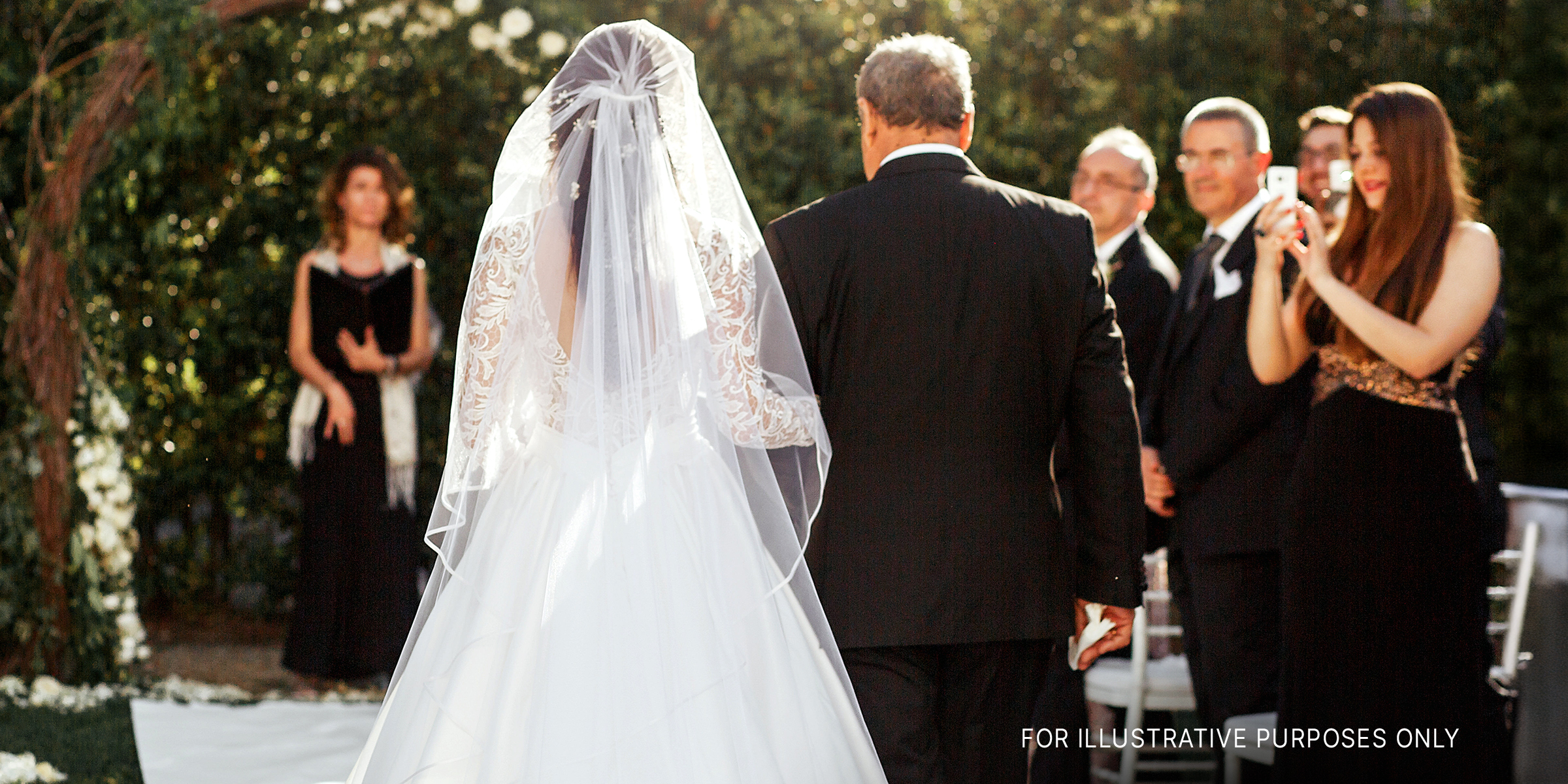 A bride walking down the aisle | Source: Shutterstock